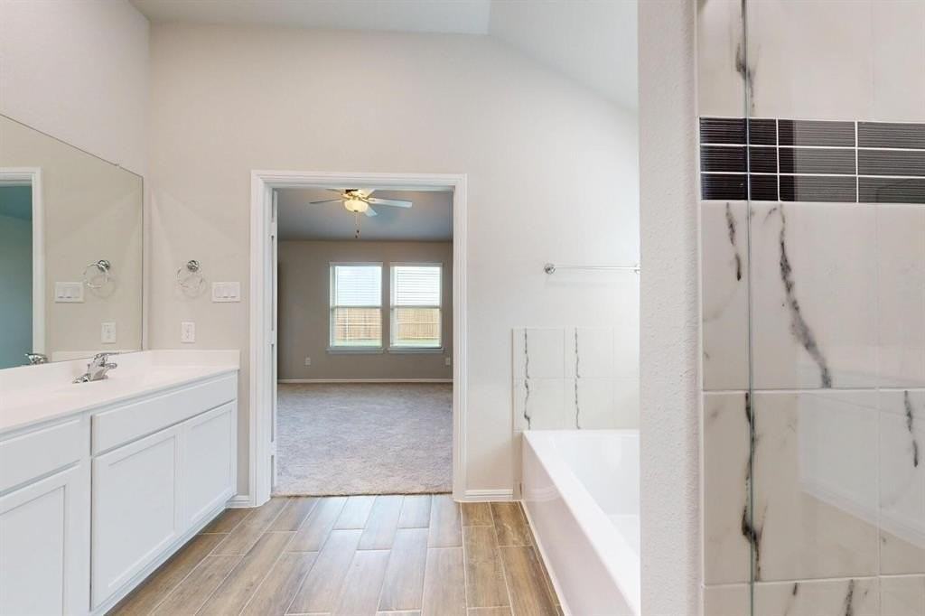 1704 Gulin St - Photo 5 of 40