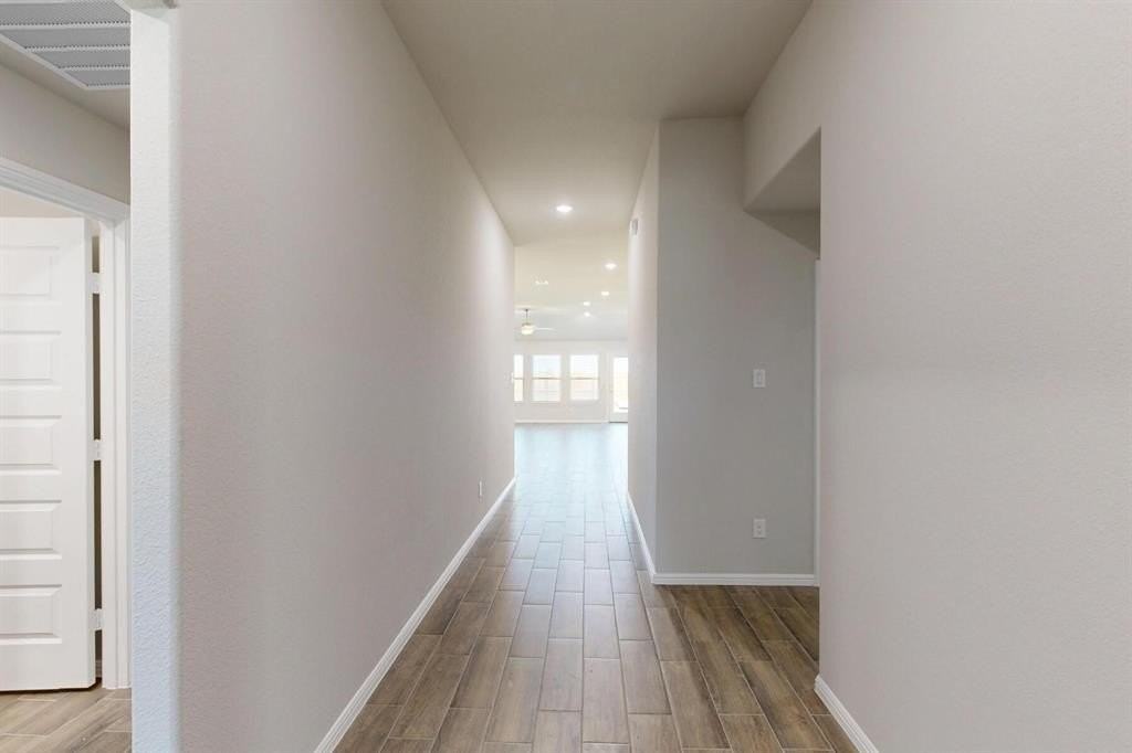 1704 Gulin St - Photo 6 of 40