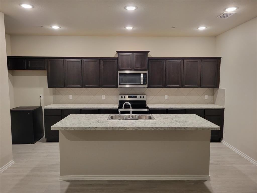 2909 Bluets Dr - Photo 4 of 12