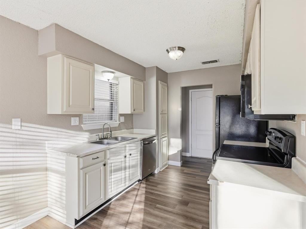 417 Saddle Rd - Photo 5 of 15