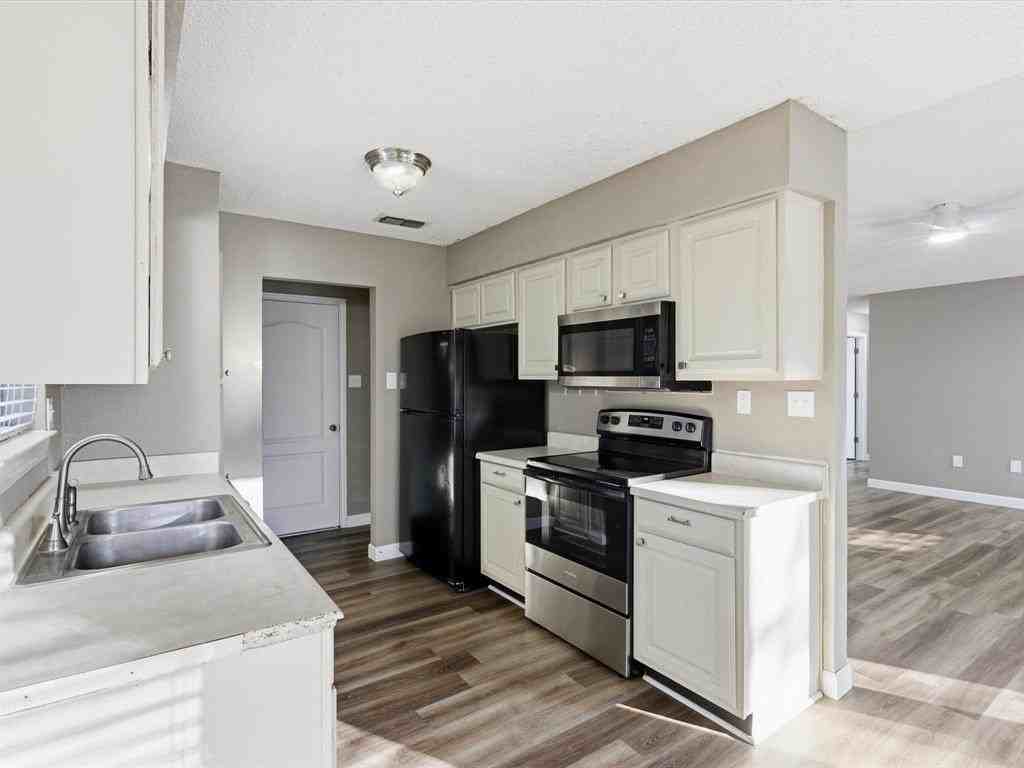 417 Saddle Rd - Photo 6 of 15