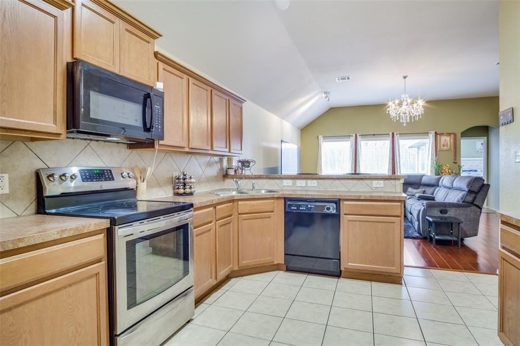 8720 Flying Ranch Rd - Photo 7 of 24