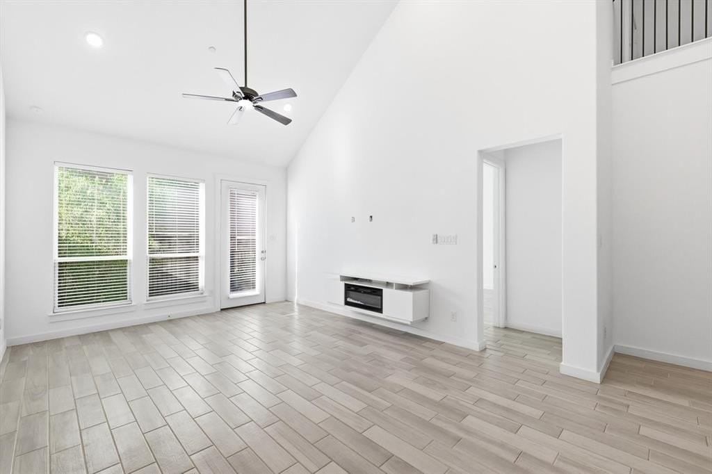 137 Claire Drive - Photo 2 of 32