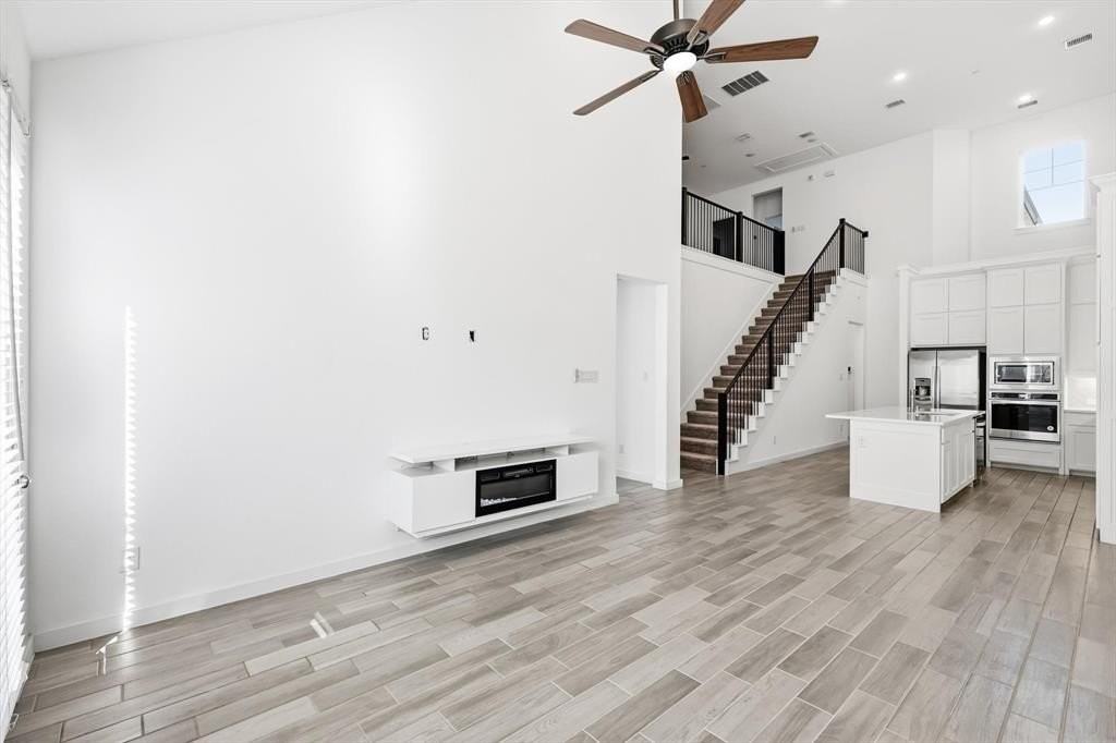 137 Claire Drive - Photo 5 of 32