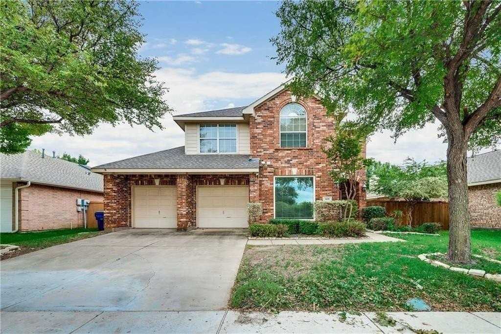 1439 Royal Oaks Drive - Photo 2 of 27