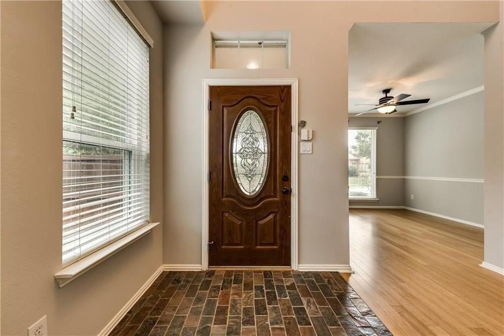 1439 Royal Oaks Drive - Photo 3 of 27