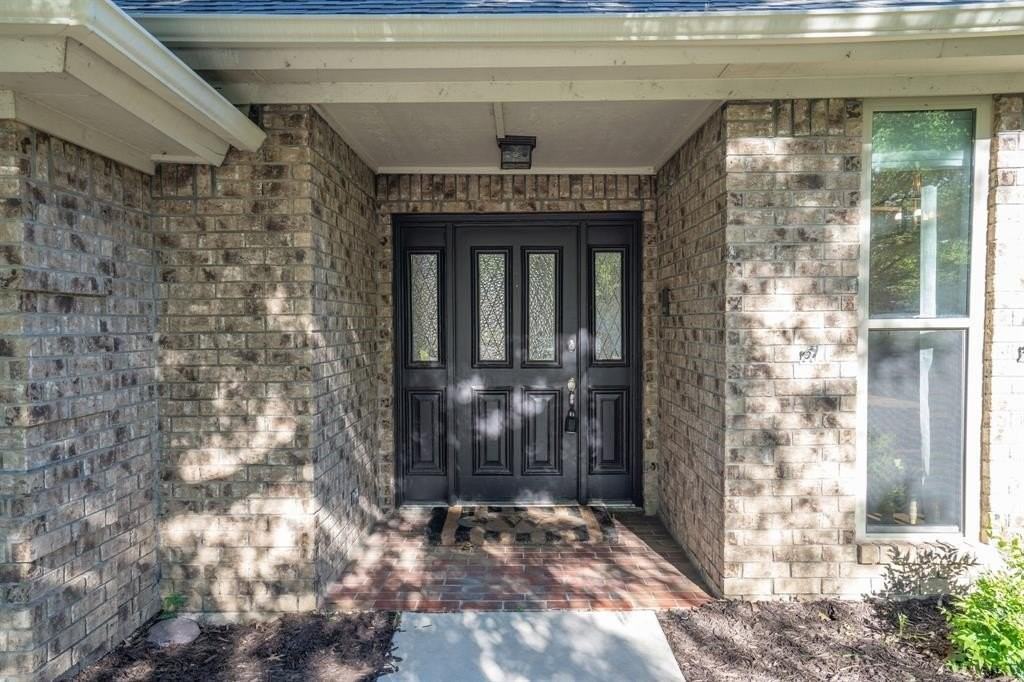 2901 Flamingo Cir - Photo 5 of 40