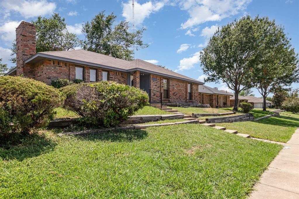 1215 N Slope - Photo 3 of 17