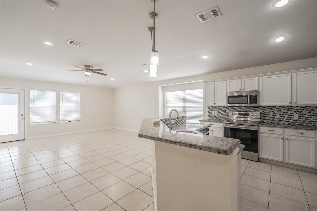 8932 Sunny Hollow Dr - Photo 3 of 26