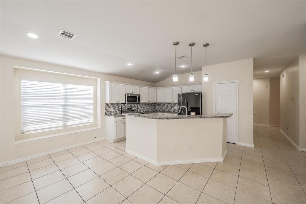 8932 Sunny Hollow Dr - Photo 4 of 26