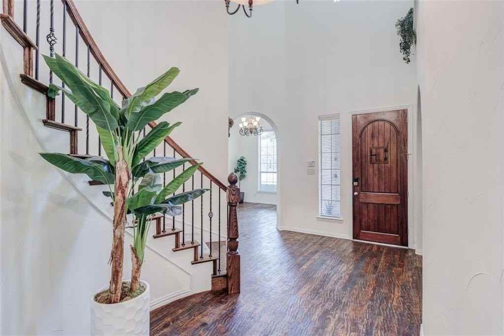 9823 Carriage Hill Ln - Photo 2 of 29