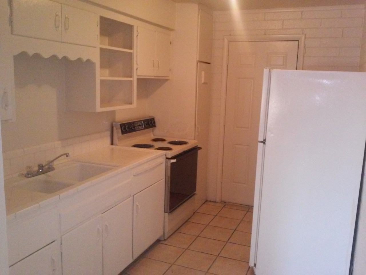 1320 North 48th Place - Photo 3 of 8