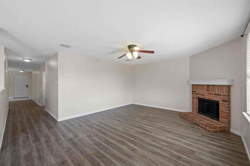 2718 Lake Terrace Dr - Photo 4 of 25