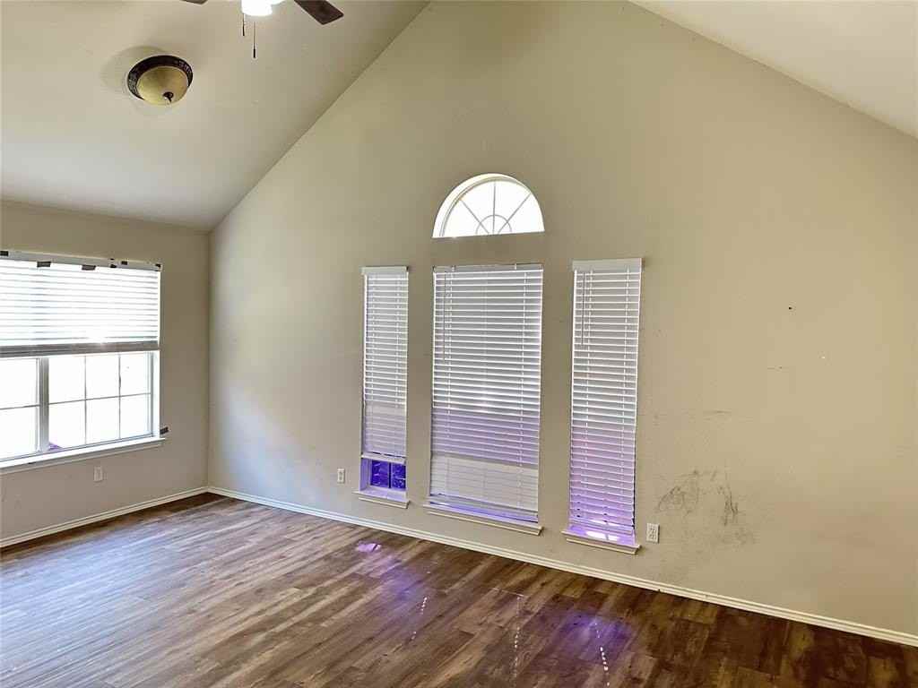 2034 Wimbledon Dr - Photo 2 of 9