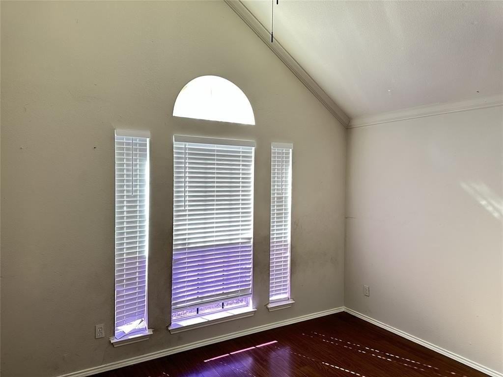 2034 Wimbledon Dr - Photo 4 of 9