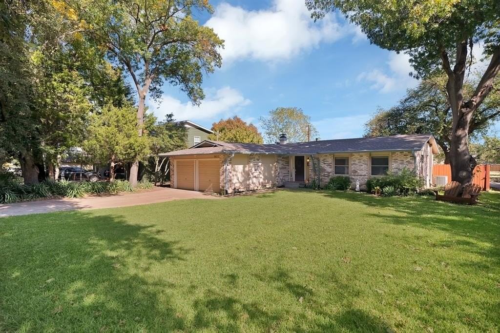 1400 Lorrie Dr - Photo 2 of 38