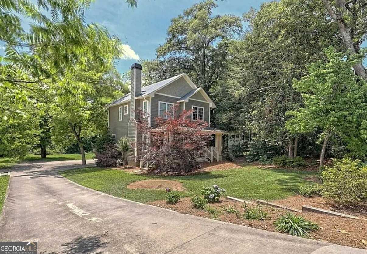 643 Washington St - Photo 7 of 30