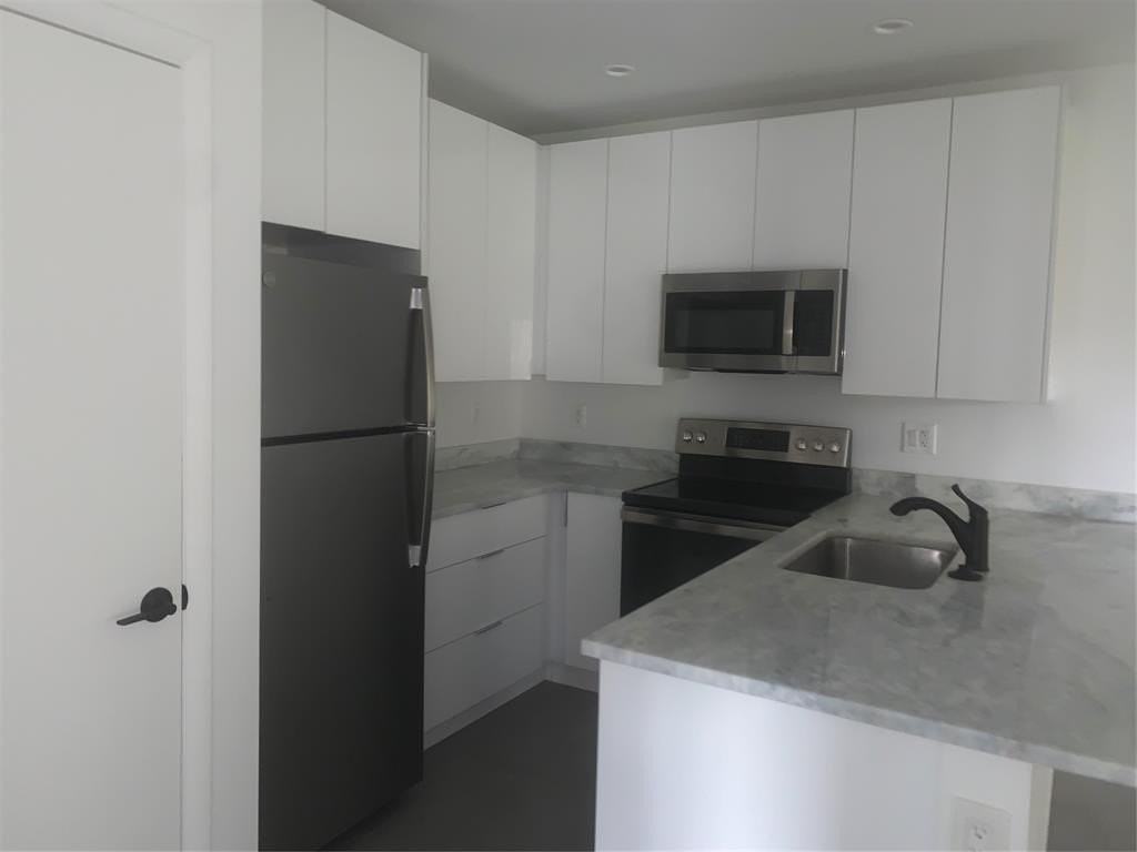 816 Nw 3rd St #1 - Photo 5 of 10