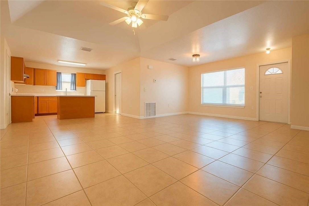 819 Angela Ave - Photo 4 of 11