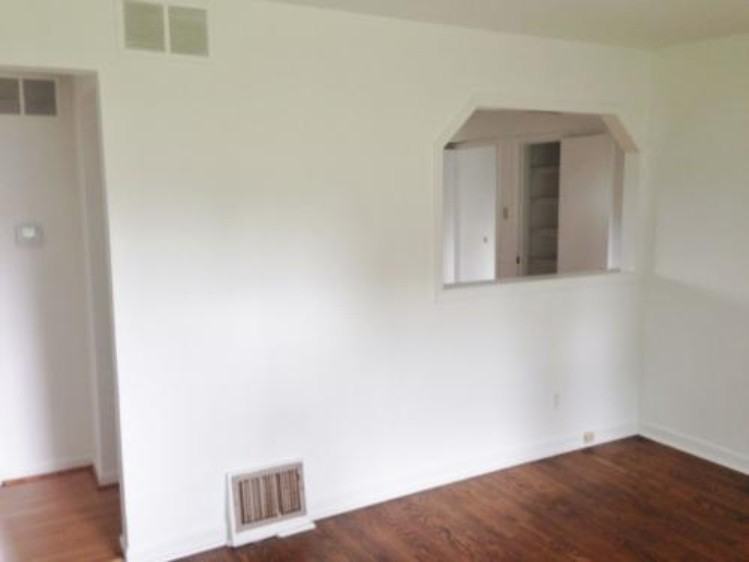 9219 Leith Ave - Photo 2 of 5