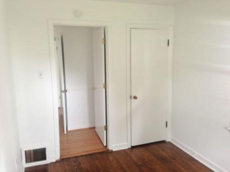 9219 Leith Ave - Photo 3 of 5