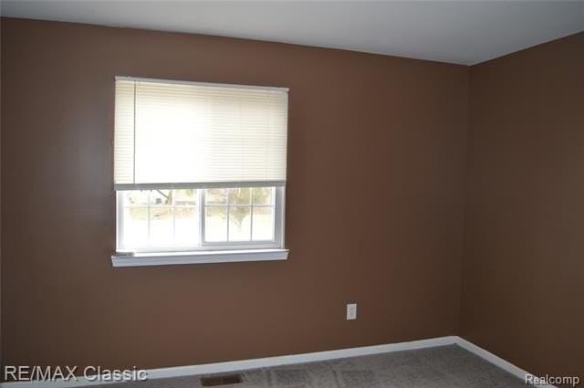 40433 Bluesprings Ct - Photo 3 of 25