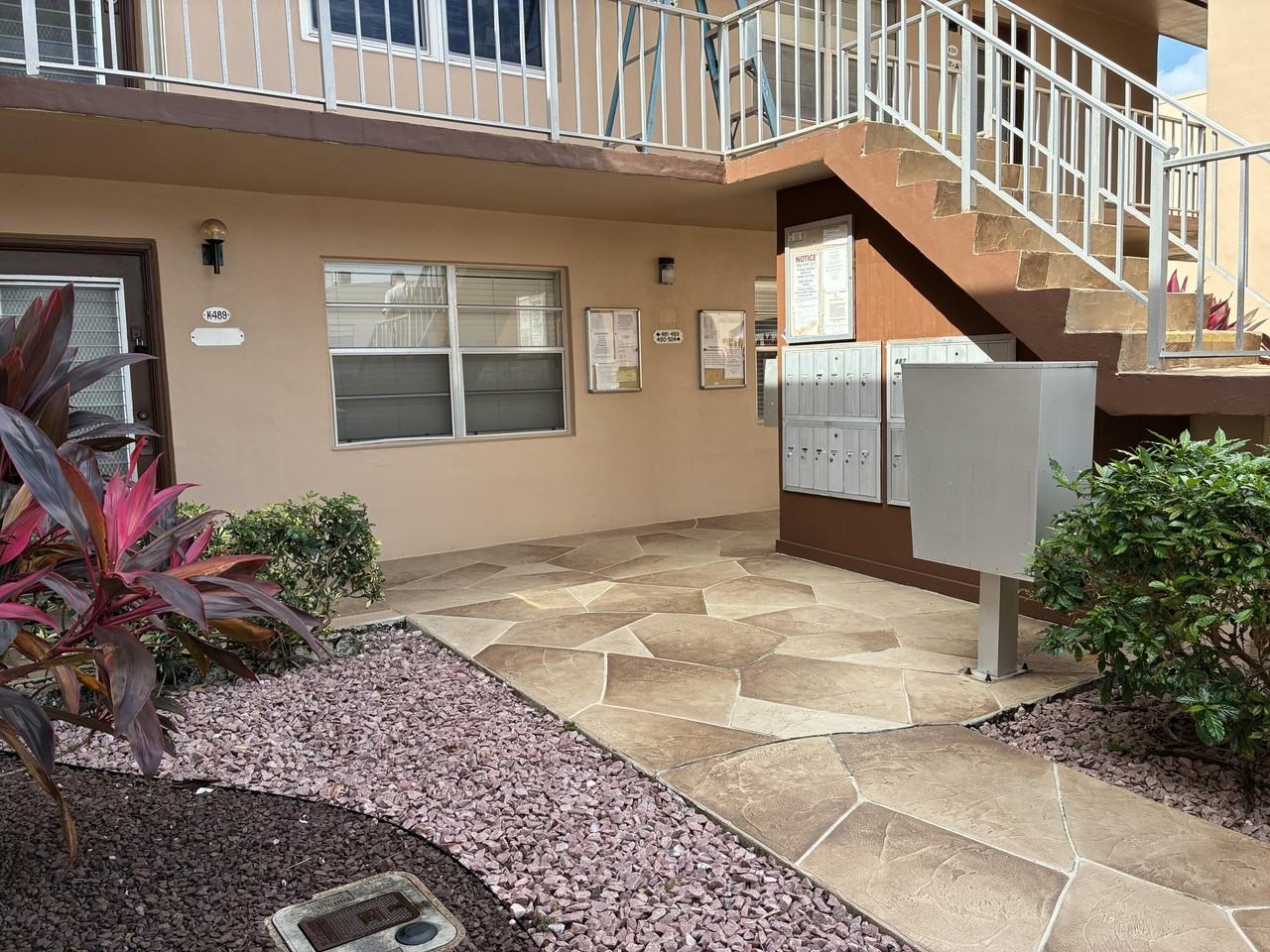 489 Burgundy K - Photo 4 of 46