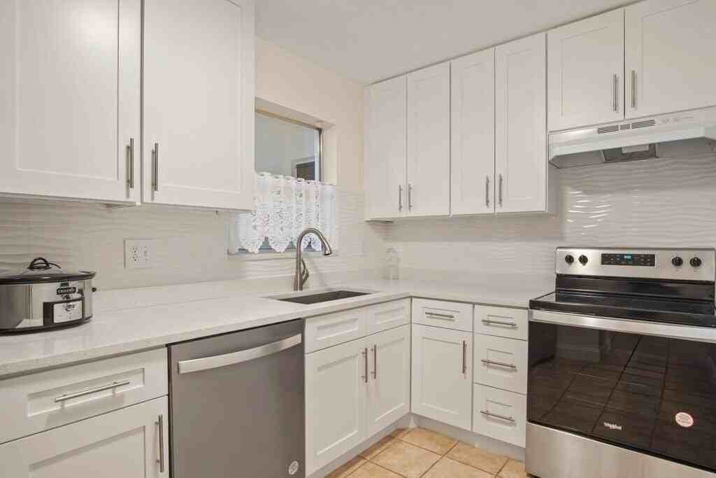 223 Lake Frances Dr - Photo 4 of 45