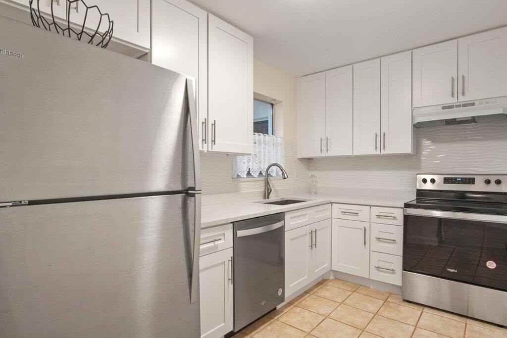 223 Lake Frances Dr - Photo 5 of 45