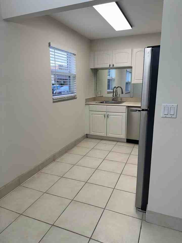 344 Brittany H - Photo 3 of 17