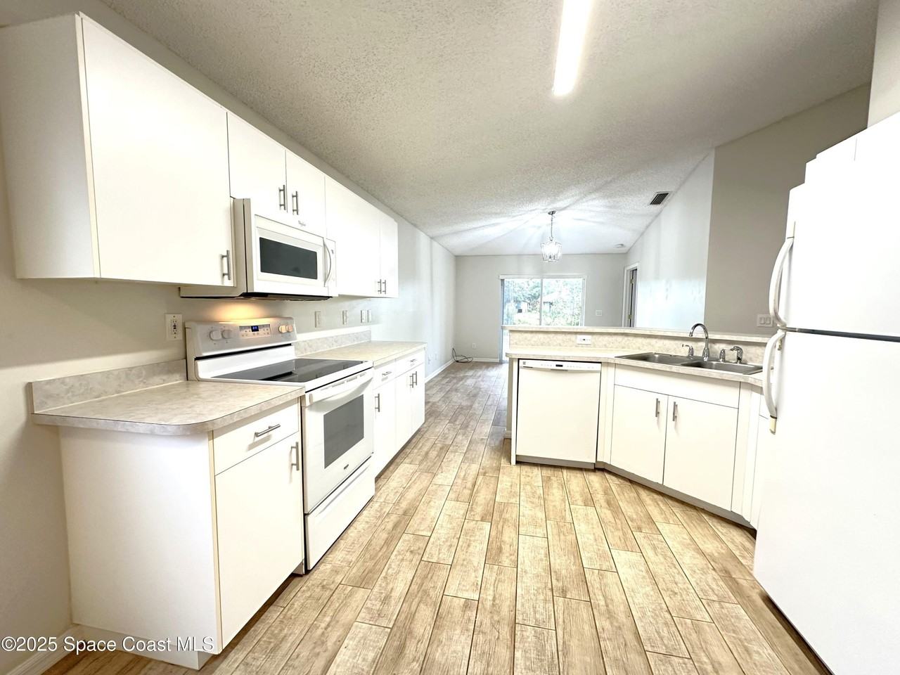 670 Benton Drive - Photo 3 of 21