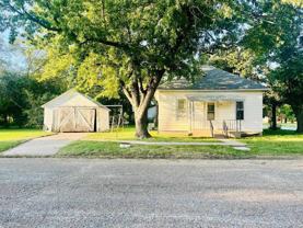 210 E Walnut St - Photo 1 of 1