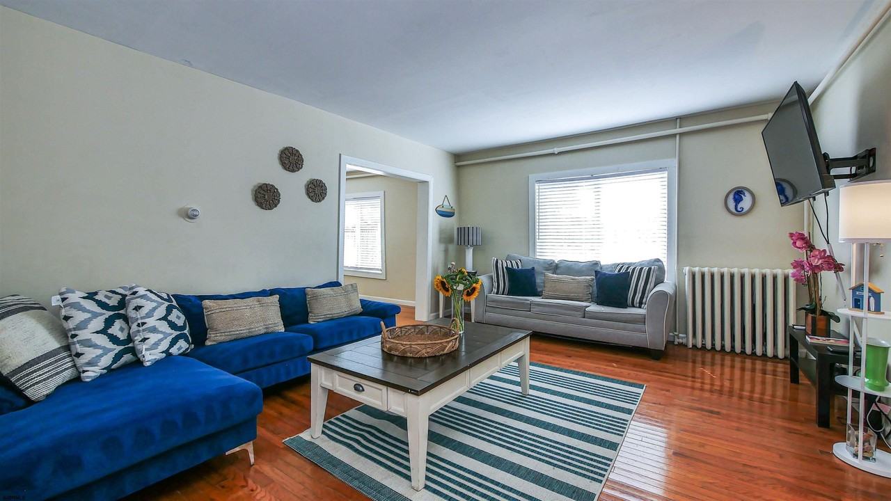 201 N Portland Ave - Photo 2 of 31