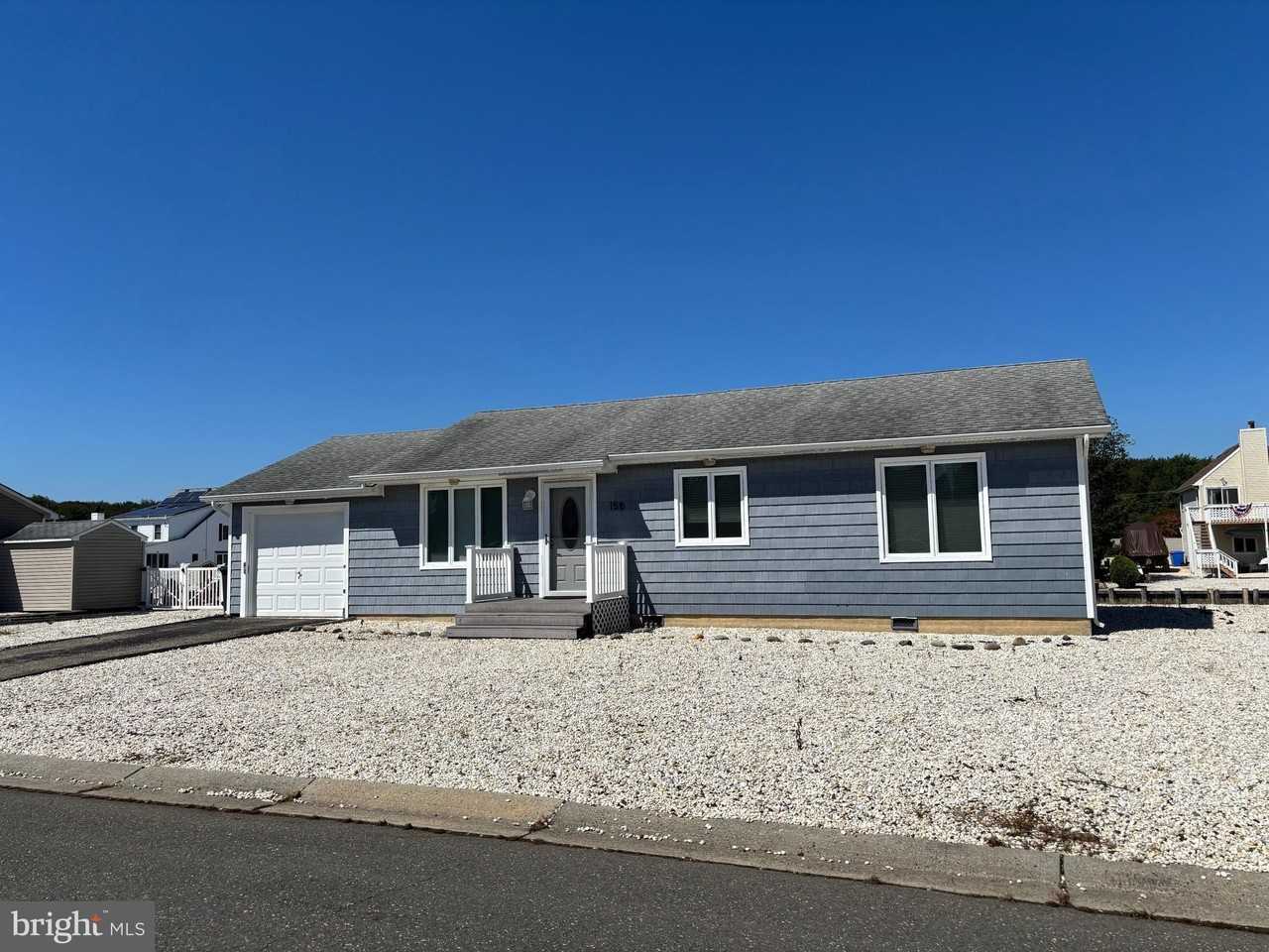 156 Rodman Dr - Photo 2 of 21