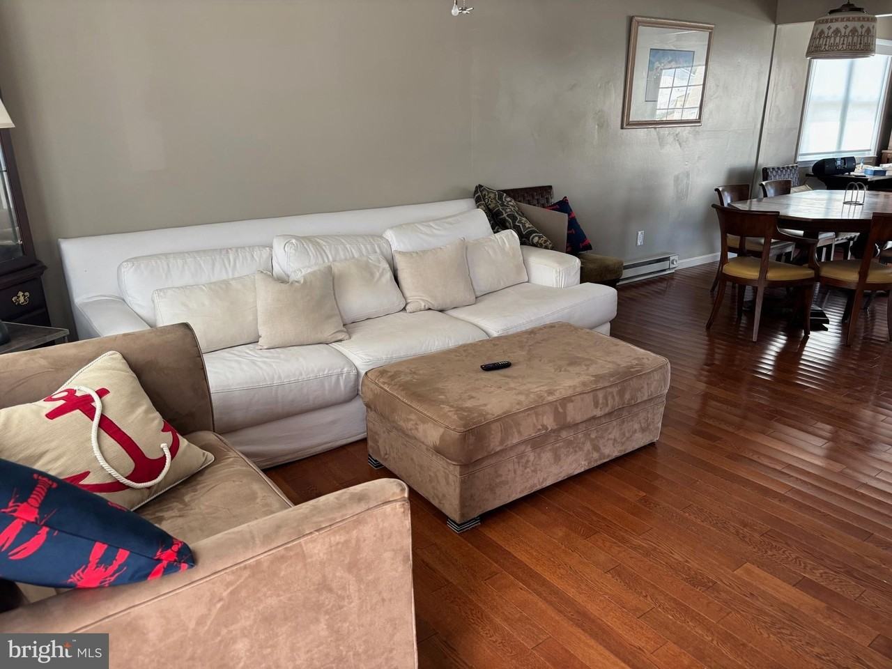 156 Rodman Dr - Photo 5 of 21