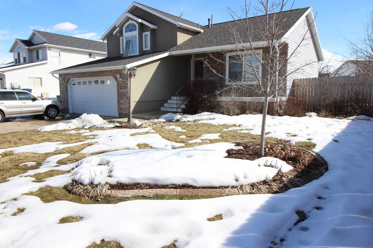 2757 Sandi Dr - Photo 2 of 49
