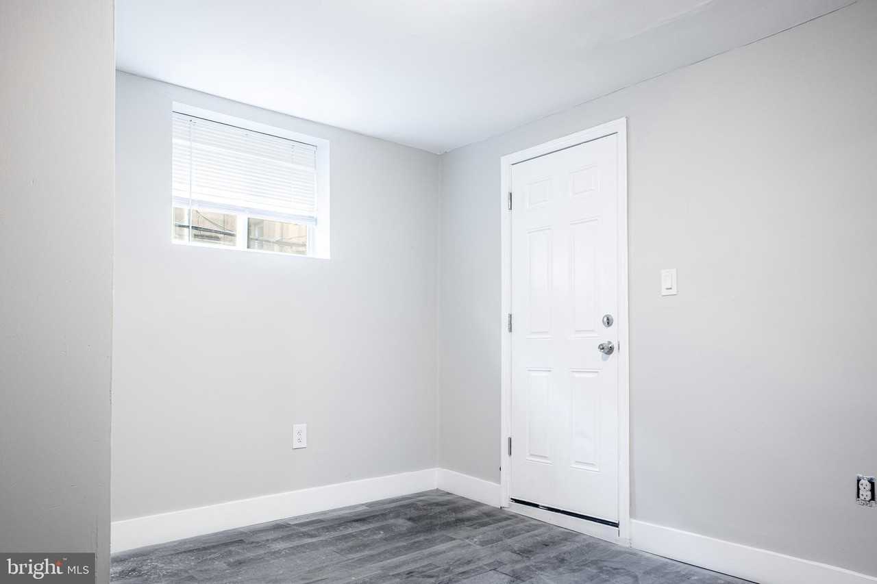 2348 Moore St - Photo 5 of 27