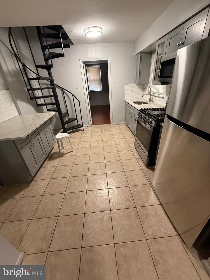 1430 Jackson St Unit 1 #1 - Photo 6 of 11