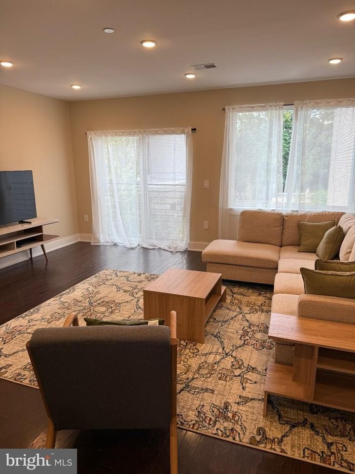 1651 E Eyre St Unit 2 #2 - Photo 6 of 44