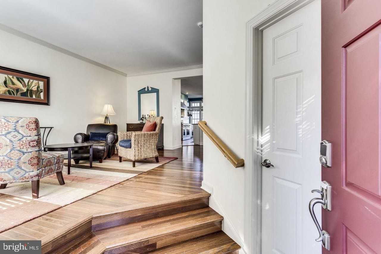 901 Harrison Cir - Photo 4 of 50