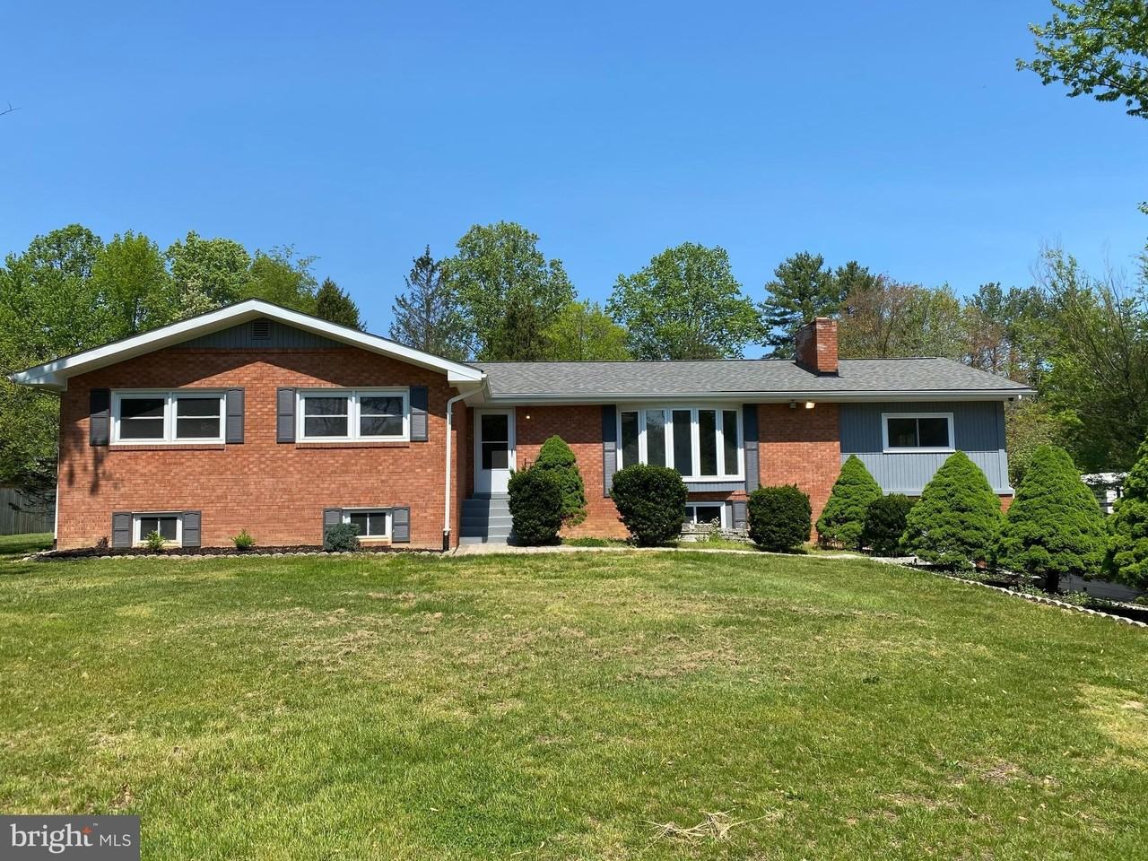 5072 Rock Springs Rd - Photo 3 of 28