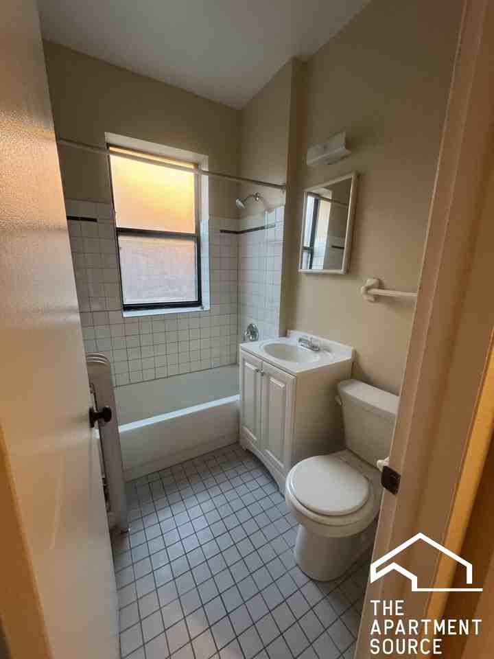 7726 N Marshfield Ave #1D - Photo 5 of 8