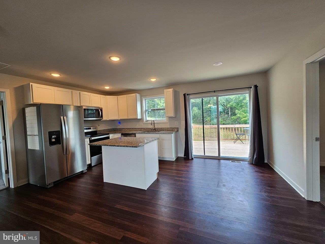 47 Bobbi Ct - Photo 4 of 22