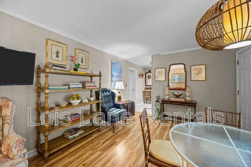 874 Colony Dr - Photo 3 of 20