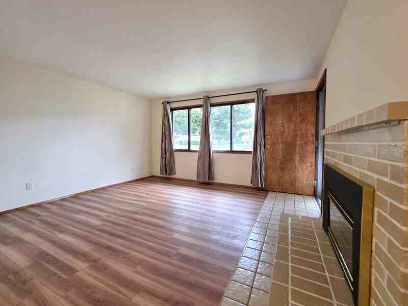 8532 Northeast Russell Street - Photo 3 of 21