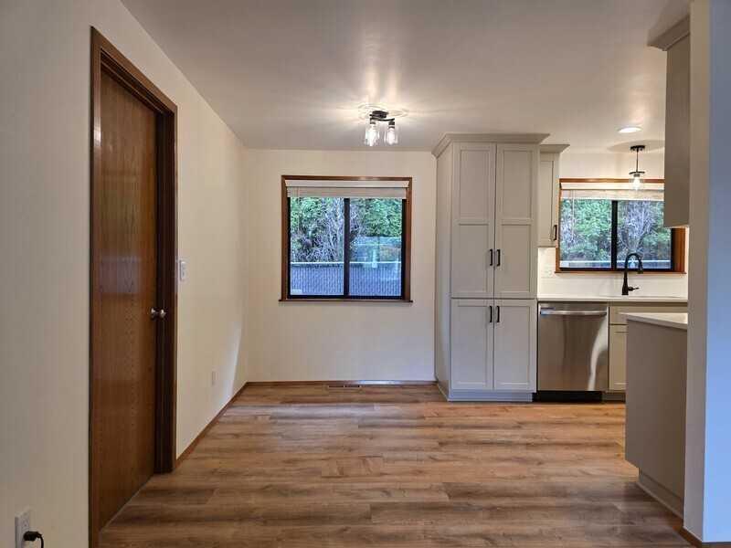 8532 Northeast Russell Street - Photo 4 of 21