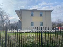 featured image of 1043 College St #11