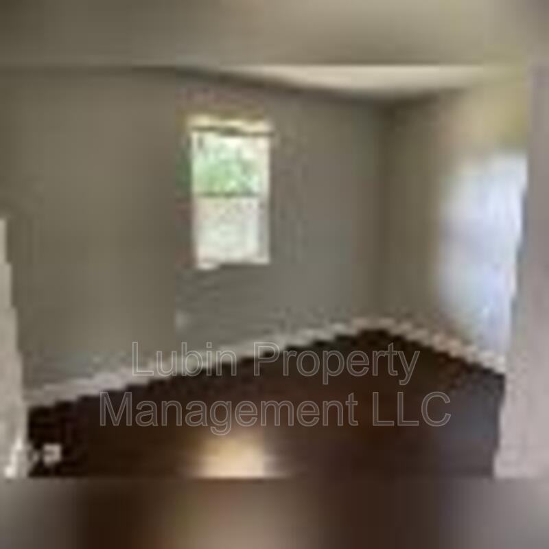 1043 College St #11 - Photo 5 of 6