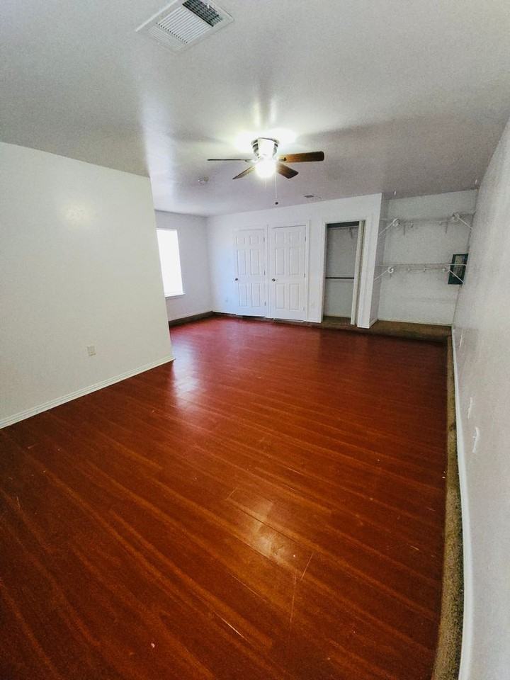 2111 Sheraton Dr - Photo 4 of 12