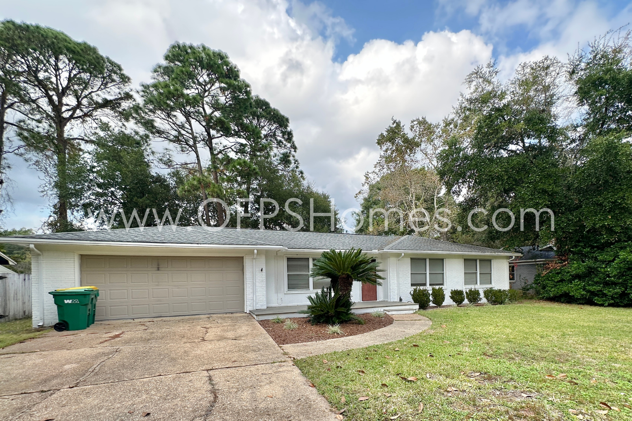 309 Pontevedra Ln - Photo 3 of 32